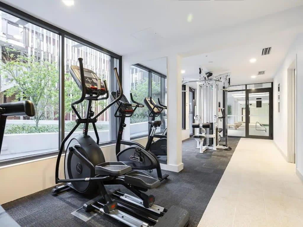 Cosy Two Bedroom Apartment With Balcony Pool And Gym Auckland Extérieur photo